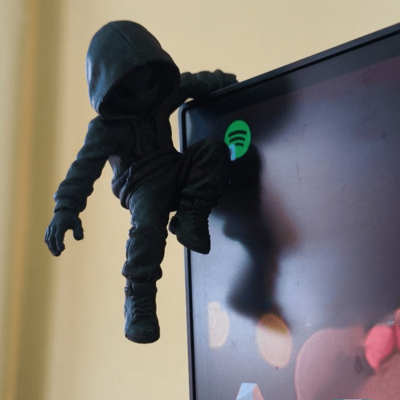 Climb Hoodie Alien Mini Statue - Retro Gaming Desk のレビューと価格